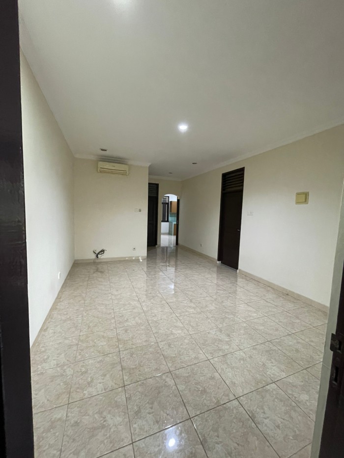 Rumah disewakan di Meadow Green Lippo Cikarang